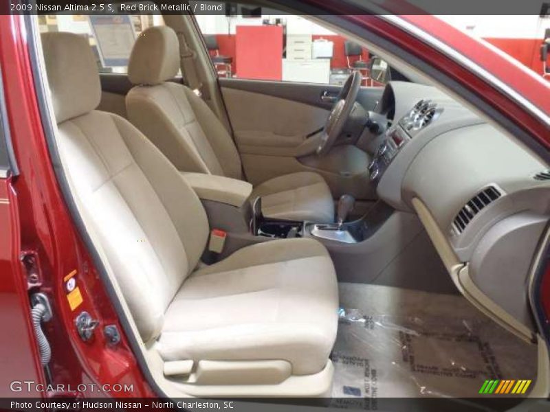 Red Brick Metallic / Blond 2009 Nissan Altima 2.5 S