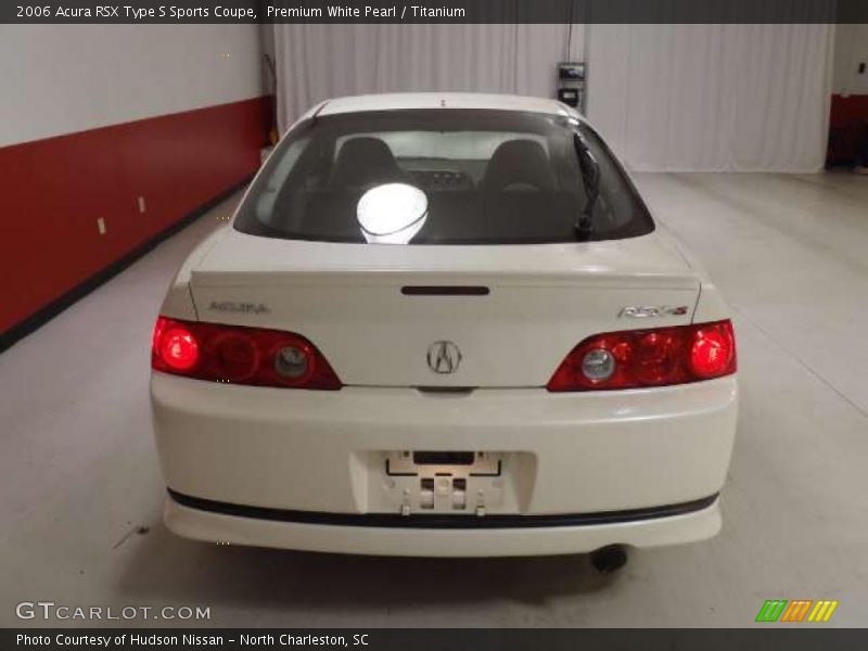 Premium White Pearl / Titanium 2006 Acura RSX Type S Sports Coupe