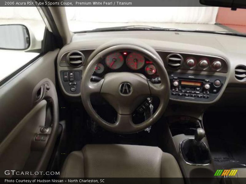 Dashboard of 2006 RSX Type S Sports Coupe