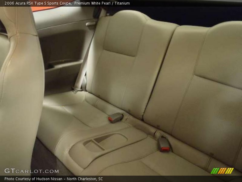 Premium White Pearl / Titanium 2006 Acura RSX Type S Sports Coupe