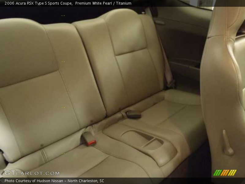 Premium White Pearl / Titanium 2006 Acura RSX Type S Sports Coupe