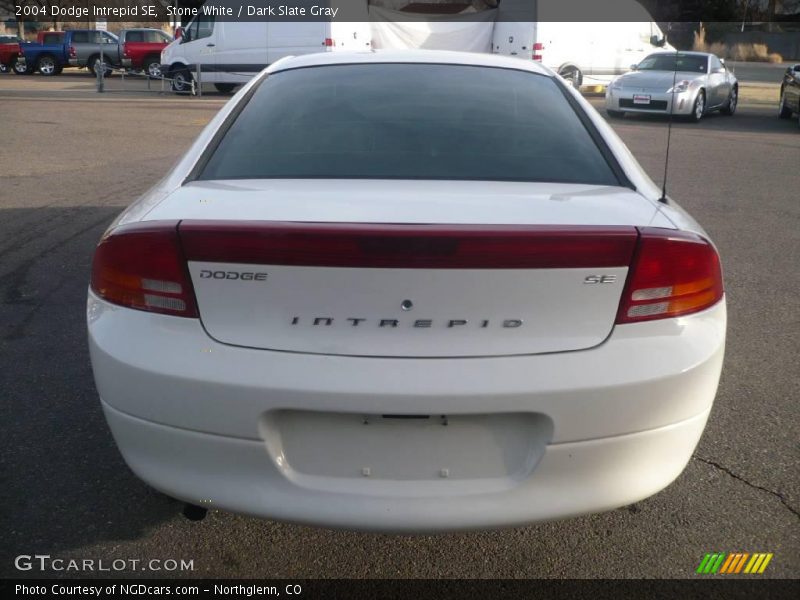 Stone White / Dark Slate Gray 2004 Dodge Intrepid SE