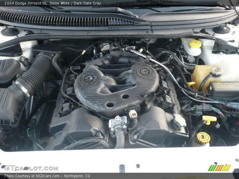 Stone White / Dark Slate Gray 2004 Dodge Intrepid SE