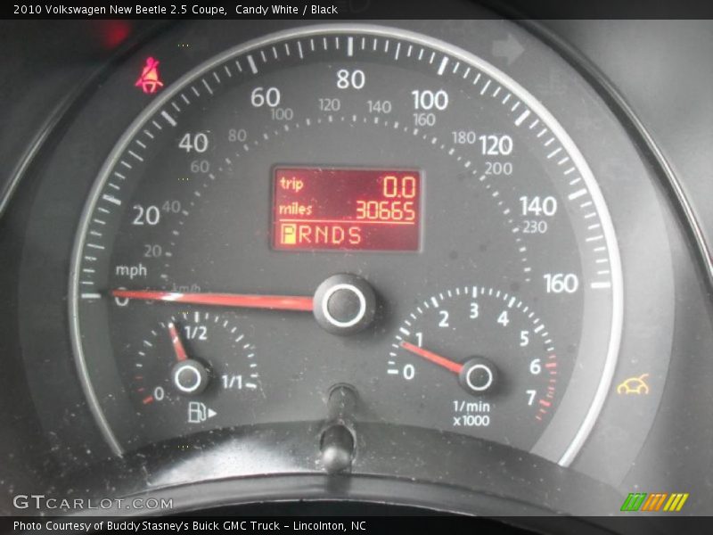 Candy White / Black 2010 Volkswagen New Beetle 2.5 Coupe
