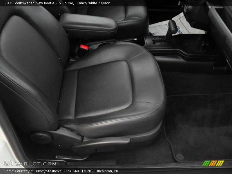 Candy White / Black 2010 Volkswagen New Beetle 2.5 Coupe