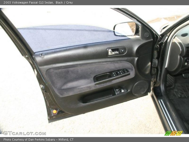 Black / Grey 2003 Volkswagen Passat GLS Sedan