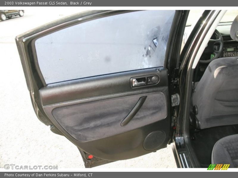 Black / Grey 2003 Volkswagen Passat GLS Sedan