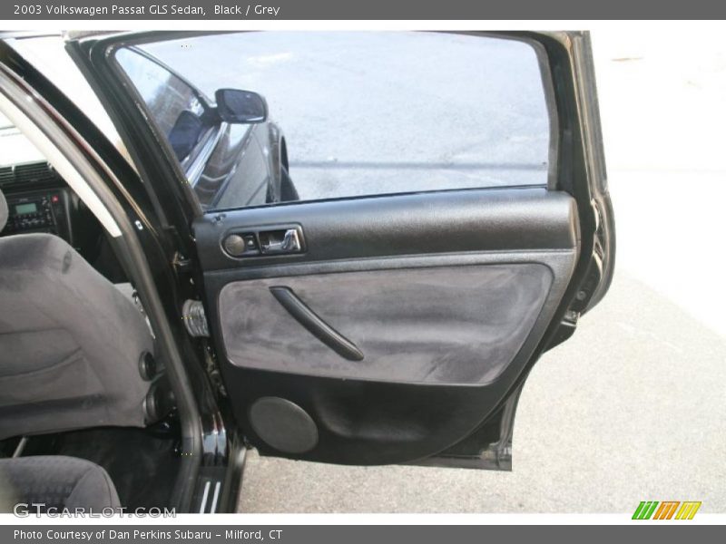 Black / Grey 2003 Volkswagen Passat GLS Sedan