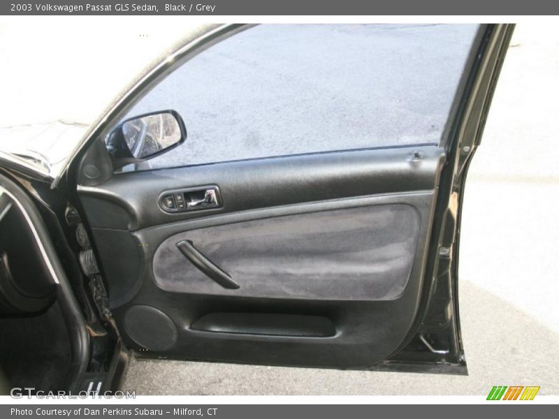 Black / Grey 2003 Volkswagen Passat GLS Sedan