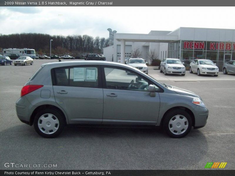 Magnetic Gray / Charcoal 2009 Nissan Versa 1.8 S Hatchback