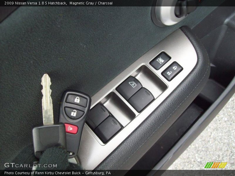 Magnetic Gray / Charcoal 2009 Nissan Versa 1.8 S Hatchback