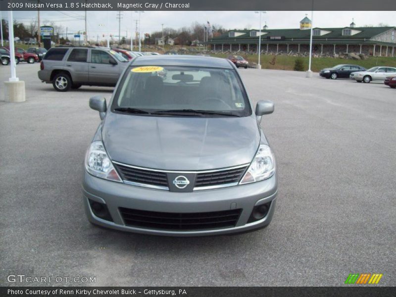 Magnetic Gray / Charcoal 2009 Nissan Versa 1.8 S Hatchback
