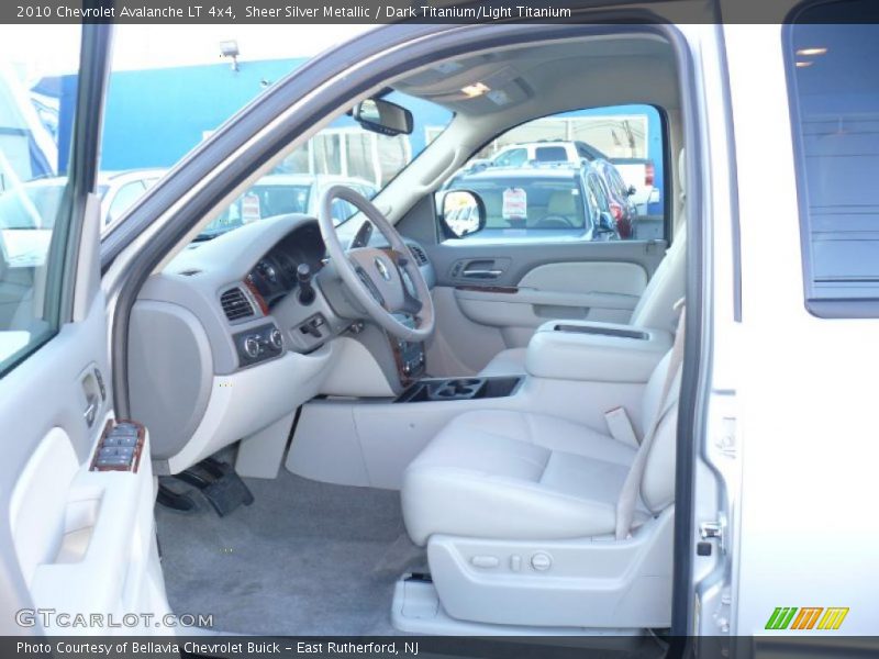 Sheer Silver Metallic / Dark Titanium/Light Titanium 2010 Chevrolet Avalanche LT 4x4