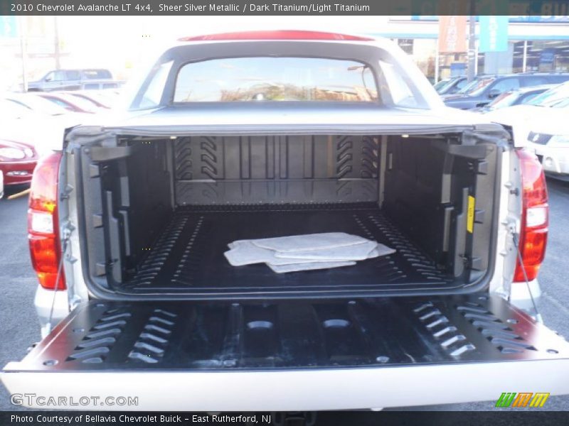 Sheer Silver Metallic / Dark Titanium/Light Titanium 2010 Chevrolet Avalanche LT 4x4