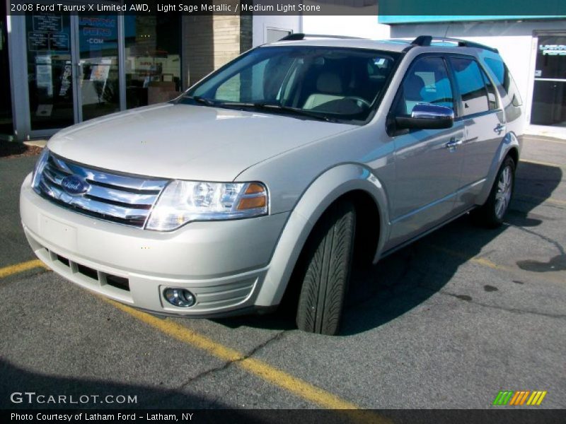 Front 3/4 View of 2008 Taurus X Limited AWD