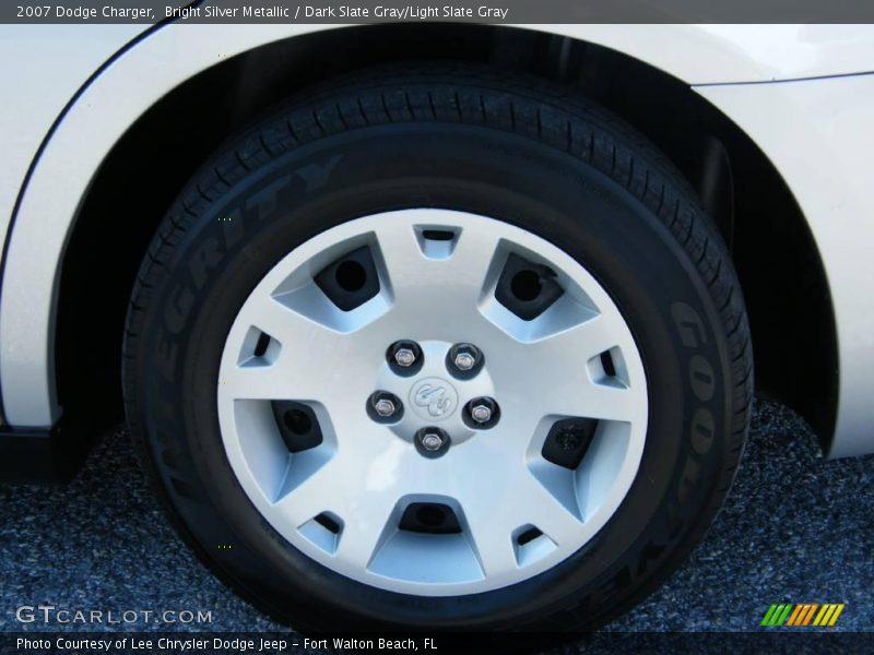 Bright Silver Metallic / Dark Slate Gray/Light Slate Gray 2007 Dodge Charger