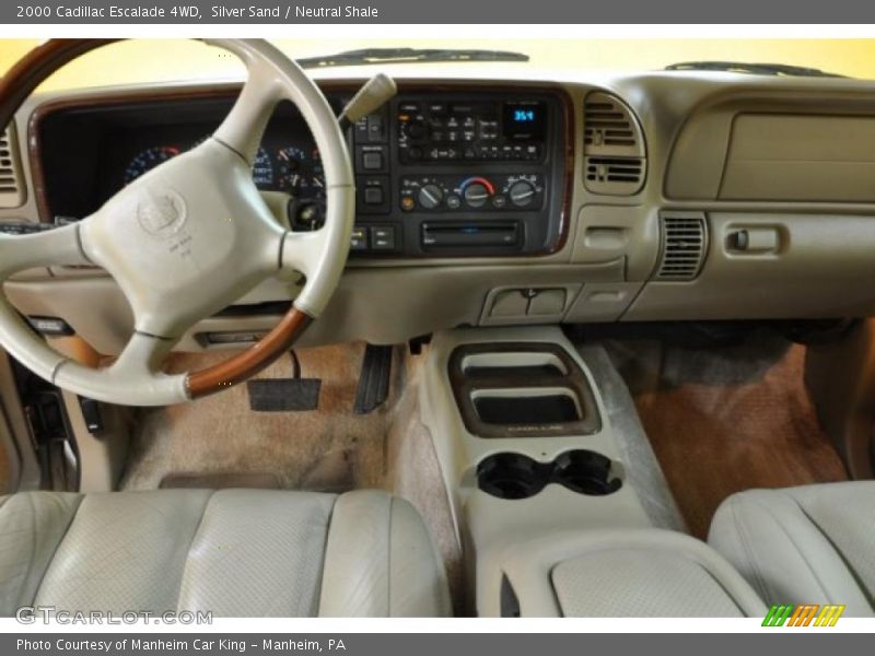 Silver Sand / Neutral Shale 2000 Cadillac Escalade 4WD