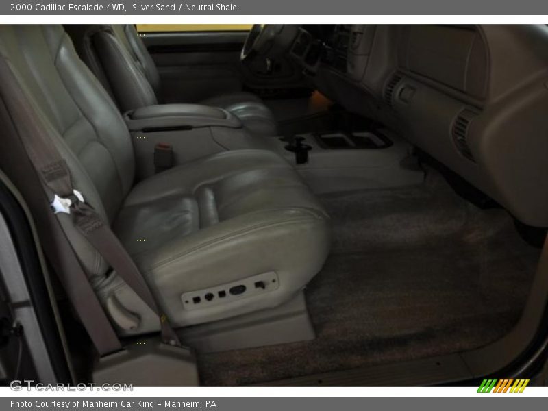 Silver Sand / Neutral Shale 2000 Cadillac Escalade 4WD