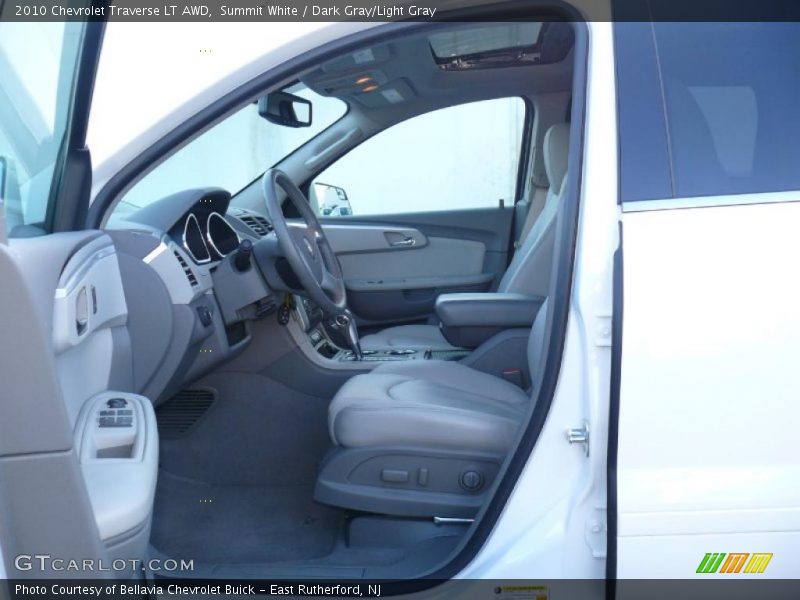 Summit White / Dark Gray/Light Gray 2010 Chevrolet Traverse LT AWD