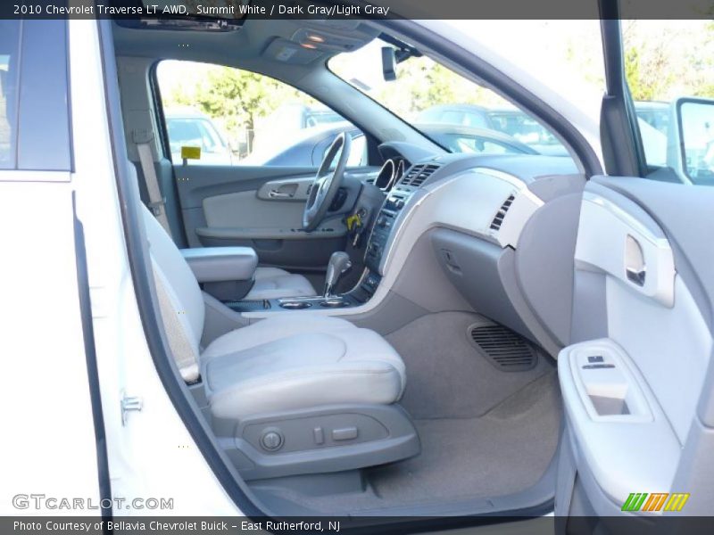 Summit White / Dark Gray/Light Gray 2010 Chevrolet Traverse LT AWD