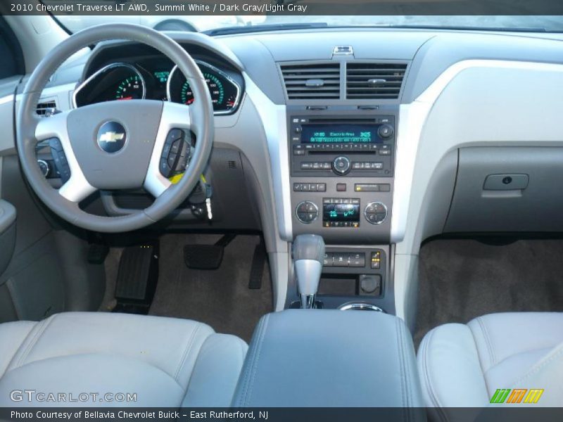 Summit White / Dark Gray/Light Gray 2010 Chevrolet Traverse LT AWD