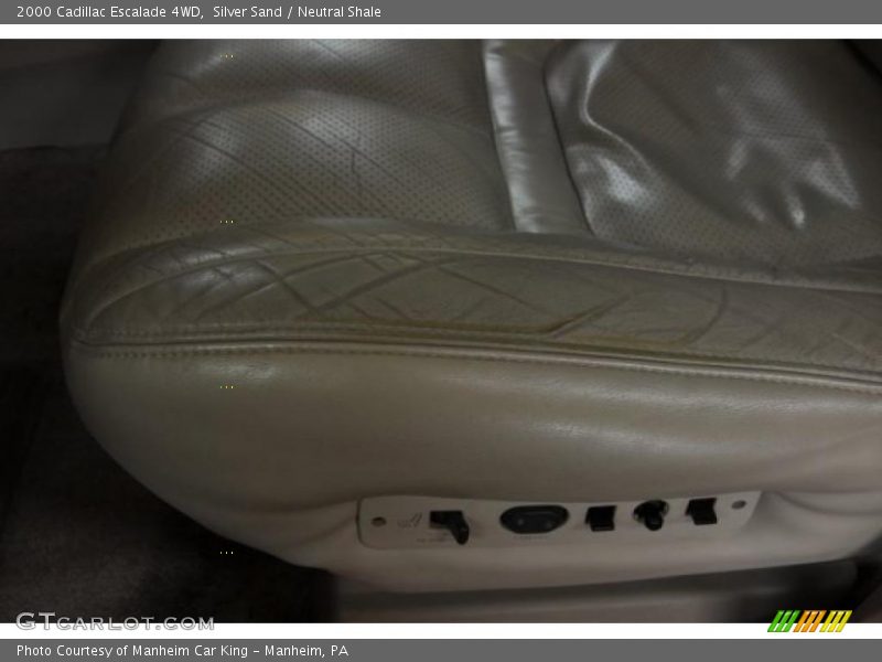 Silver Sand / Neutral Shale 2000 Cadillac Escalade 4WD