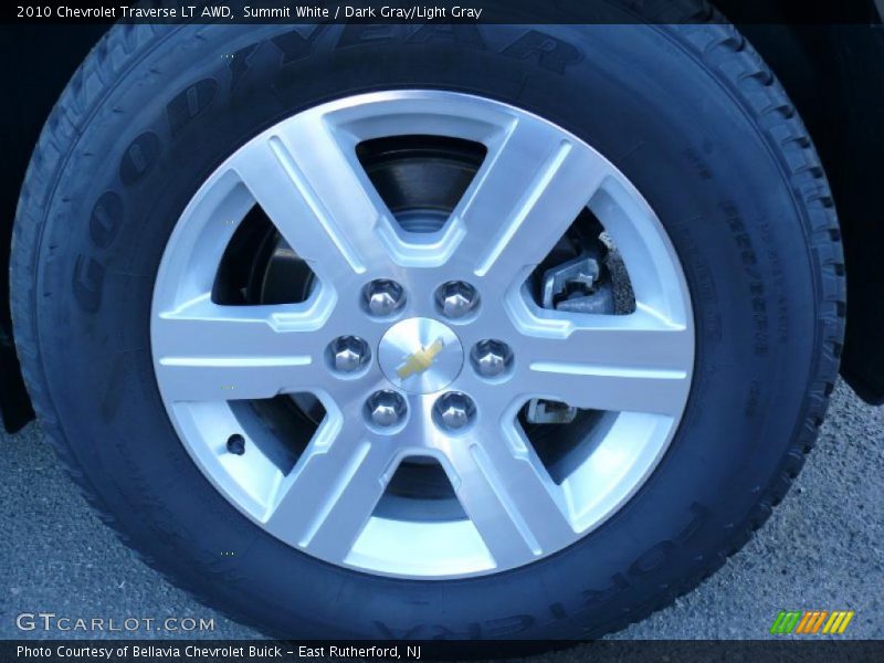 Summit White / Dark Gray/Light Gray 2010 Chevrolet Traverse LT AWD