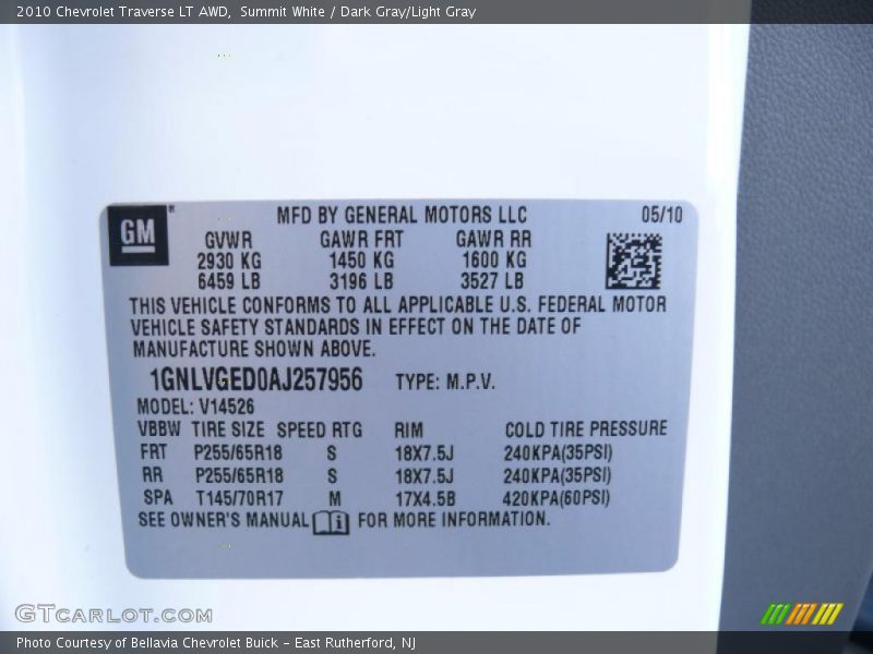 Summit White / Dark Gray/Light Gray 2010 Chevrolet Traverse LT AWD