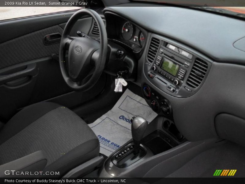  2009 Rio LX Sedan Gray Interior