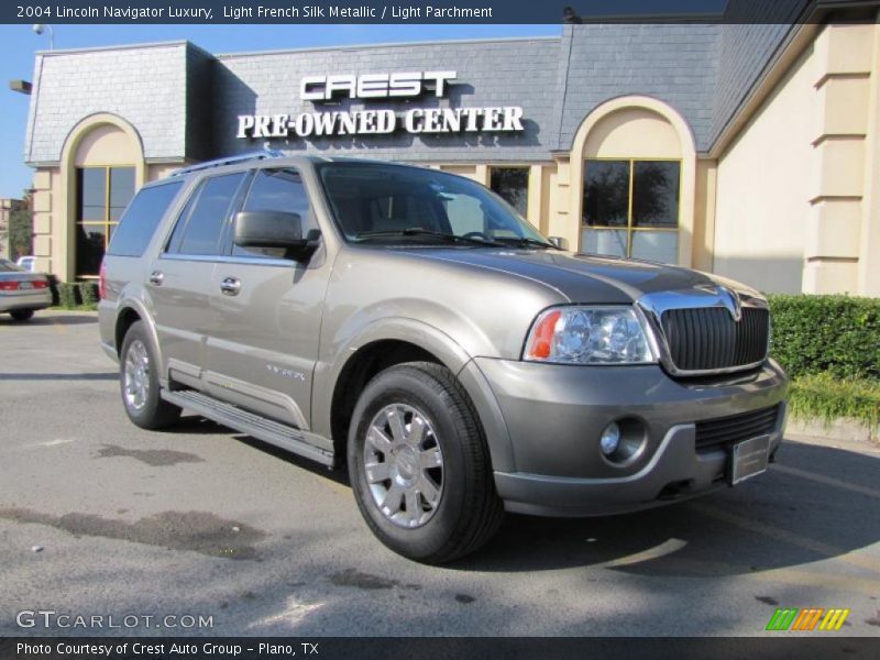 Light French Silk Metallic / Light Parchment 2004 Lincoln Navigator Luxury