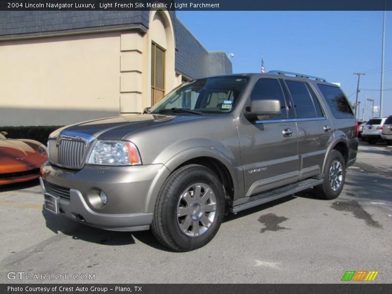 Light French Silk Metallic / Light Parchment 2004 Lincoln Navigator Luxury