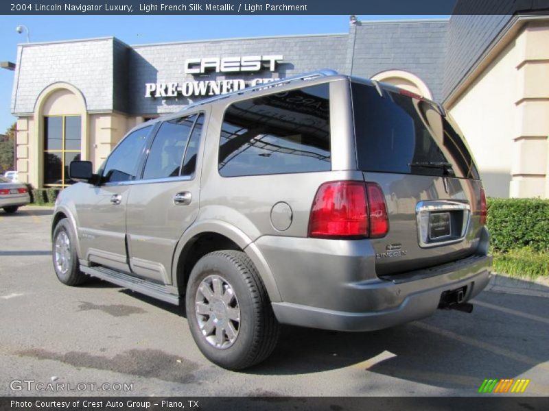 Light French Silk Metallic / Light Parchment 2004 Lincoln Navigator Luxury