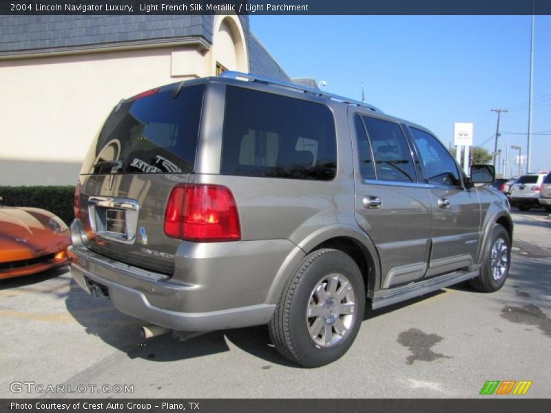 Light French Silk Metallic / Light Parchment 2004 Lincoln Navigator Luxury