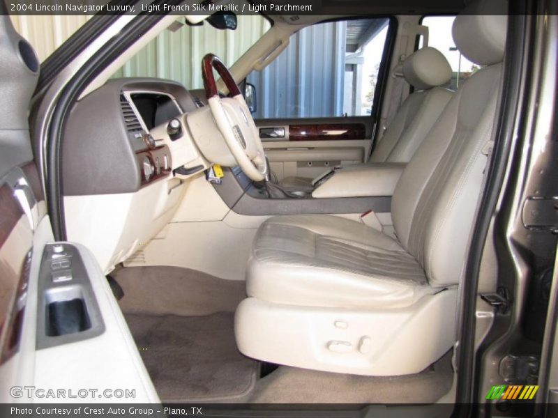 Light French Silk Metallic / Light Parchment 2004 Lincoln Navigator Luxury
