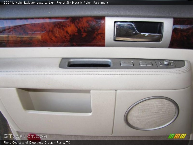 Light French Silk Metallic / Light Parchment 2004 Lincoln Navigator Luxury