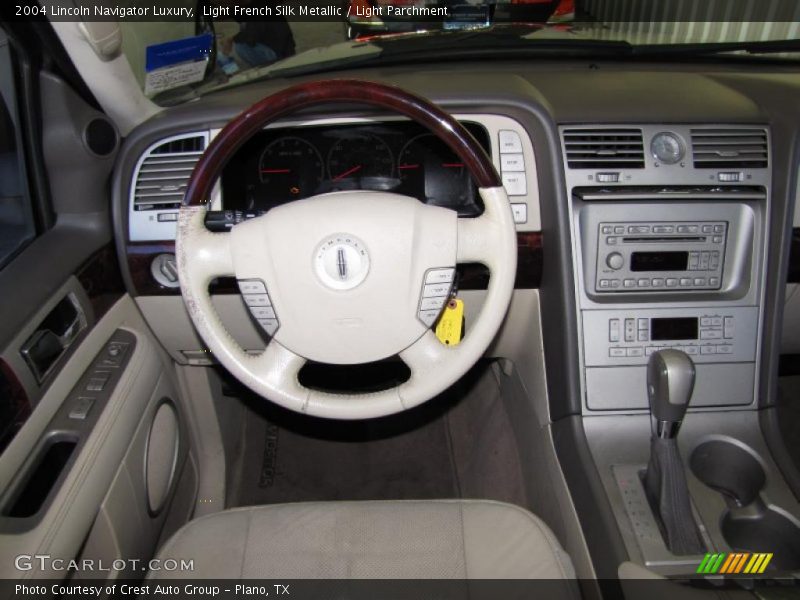 Light French Silk Metallic / Light Parchment 2004 Lincoln Navigator Luxury