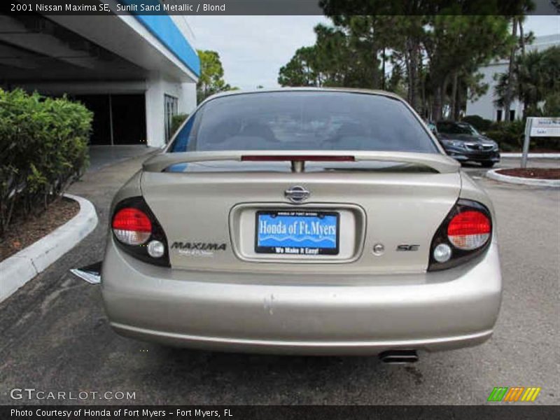 Sunlit Sand Metallic / Blond 2001 Nissan Maxima SE