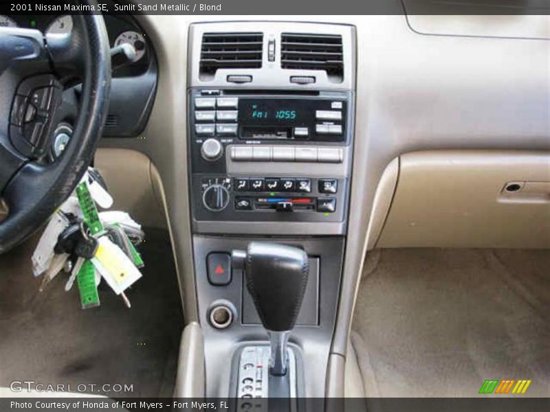 Sunlit Sand Metallic / Blond 2001 Nissan Maxima SE