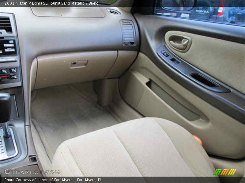 Sunlit Sand Metallic / Blond 2001 Nissan Maxima SE