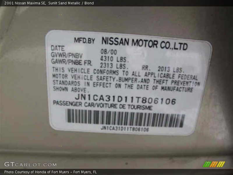 Sunlit Sand Metallic / Blond 2001 Nissan Maxima SE