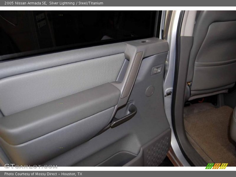 Silver Lightning / Steel/Titanium 2005 Nissan Armada SE