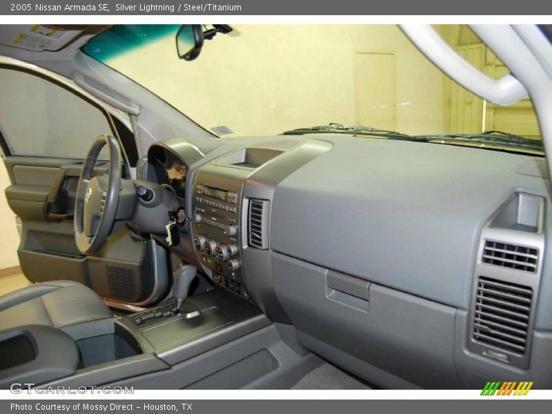 Silver Lightning / Steel/Titanium 2005 Nissan Armada SE
