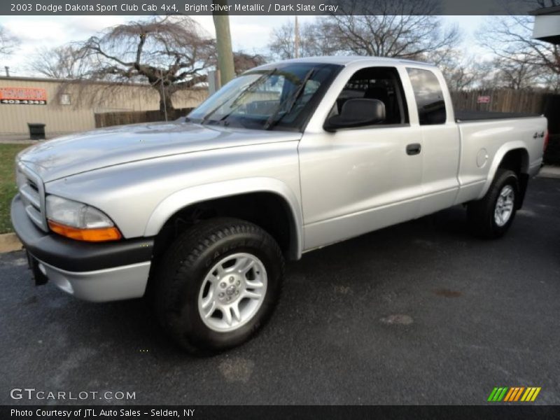 Front 3/4 View of 2003 Dakota Sport Club Cab 4x4