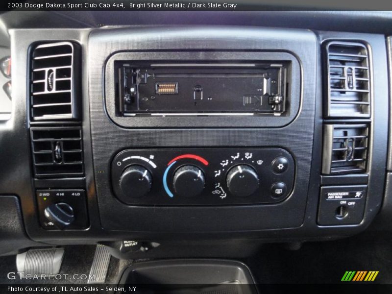 Controls of 2003 Dakota Sport Club Cab 4x4