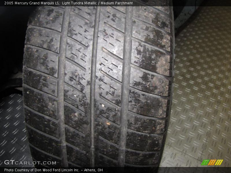 Light Tundra Metallic / Medium Parchment 2005 Mercury Grand Marquis LS
