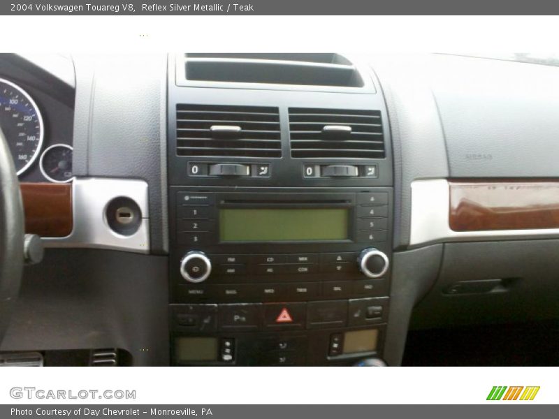 Reflex Silver Metallic / Teak 2004 Volkswagen Touareg V8