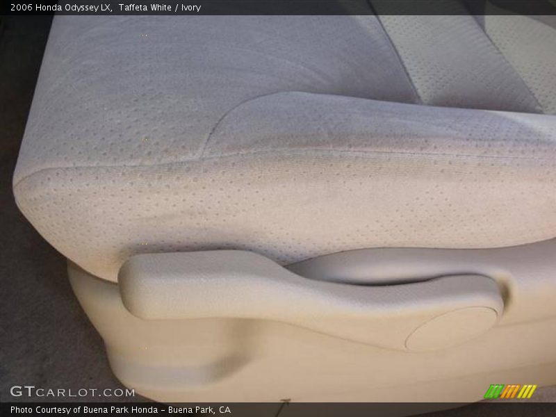 Taffeta White / Ivory 2006 Honda Odyssey LX