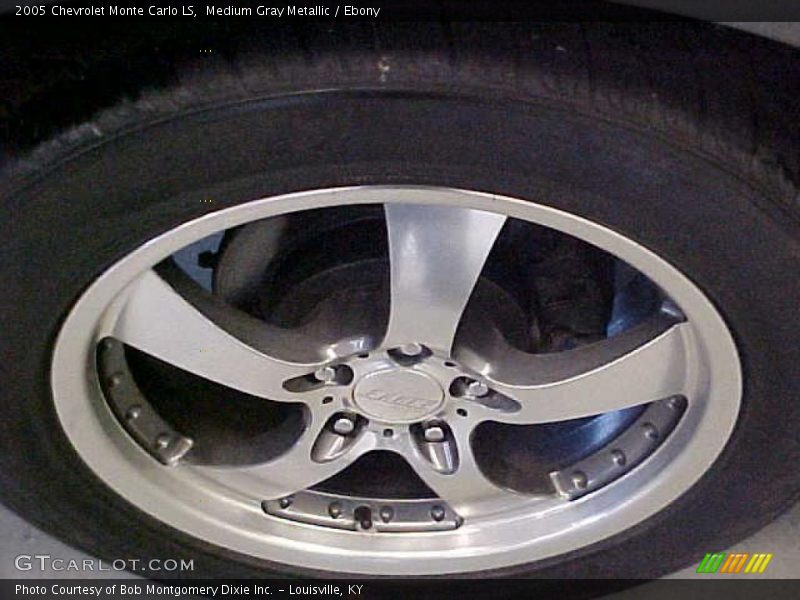 Medium Gray Metallic / Ebony 2005 Chevrolet Monte Carlo LS