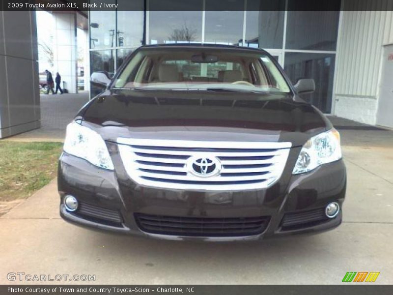 Black / Ivory 2009 Toyota Avalon XLS