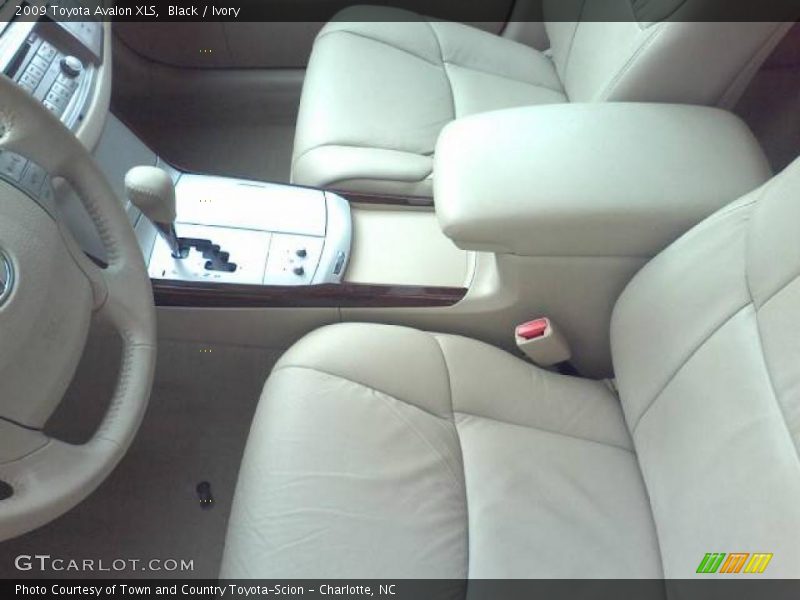 Black / Ivory 2009 Toyota Avalon XLS